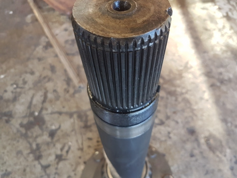 Case 5120 Rear Half Axle Shaft 1341256c4, 1341256c1, 1341256c4 - Eixo traseiro: foto 3 Case 5120 Rear Half Axle Shaft 1341256c4, 1341256c1, 1341256c4 - Eixo traseiro: foto 3