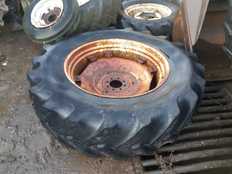 Case International Rear Wheel Complete 18.4r38 - Roda completa para Trator: foto 1 Case International Rear Wheel Complete 18.4r38 - Roda completa para Trator: foto 1