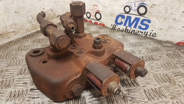 Case Maxxum Mx, Magnum 7000 Series Mx110 Hydraulic Hitch Valve Body 199107a1 - Válvula hidráulica para Trator: foto 5 Case Maxxum Mx, Magnum 7000 Series Mx110 Hydraulic Hitch Valve Body 199107a1 - Válvula hidráulica para Trator: foto 5