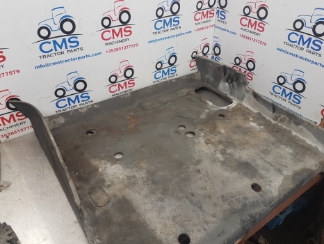 Case Mxm Series Mxm165, Mxm175, Mxm180, Mxm190 Cab Floor Mat 82023465, 82020004 - Cabine e interior para Trator: foto 2 Case Mxm Series Mxm165, Mxm175, Mxm180, Mxm190 Cab Floor Mat 82023465, 82020004 - Cabine e interior para Trator: foto 2
