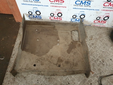 Case Mxm Series Mxm165, Mxm175, Mxm180, Mxm190 Cab Floor Mat 82023465 - Cabine e interior para Trator: foto 3 Case Mxm Series Mxm165, Mxm175, Mxm180, Mxm190 Cab Floor Mat 82023465 - Cabine e interior para Trator: foto 3