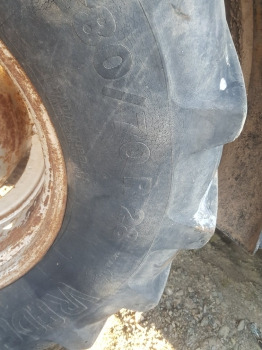 Case New Holland Tm, Mxm, 60, M, Mxu Series Mxu100 Front Wheel Rim R28 - Roda completa para Máquina agrícola: foto 3 Case New Holland Tm, Mxm, 60, M, Mxu Series Mxu100 Front Wheel Rim R28 - Roda completa para Máquina agrícola: foto 3