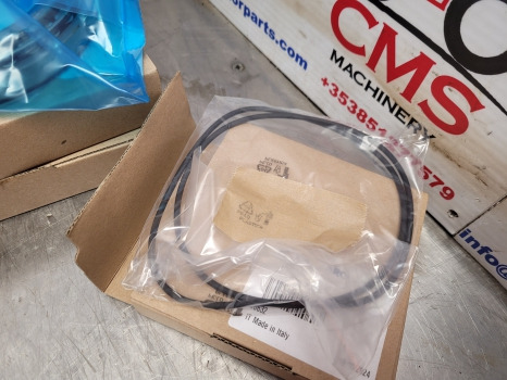 Claas Arion 500, 600 A34, A35, A36, A37 Front Axle Hub Replacement Kit 45180 - Eixo dianteiro: foto 4 Claas Arion 500, 600 A34, A35, A36, A37 Front Axle Hub Replacement Kit 45180 - Eixo dianteiro: foto 4