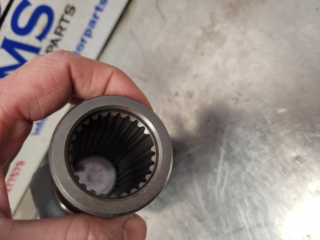 Claas, Case, Mccormick, Landini Carraro Front Axle Drive Shaft 406858a1, 1-33-742-032 - Eixo dianteiro: foto 4 Claas, Case, Mccormick, Landini Carraro Front Axle Drive Shaft 406858a1, 1-33-742-032 - Eixo dianteiro: foto 4
