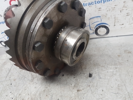 Claas Renault Ares 600, 800 Ser Front Axle Differential 6000103383, 6000103520 - Diferencial para Trator: foto 4 Claas Renault Ares 600, 800 Ser Front Axle Differential 6000103383, 6000103520 - Diferencial para Trator: foto 4