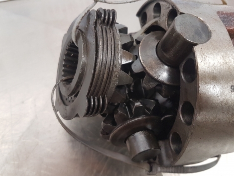 Deutz Agrotron 120, 135, 150 Front Axle Differential 04415078, 04415079 - Diferencial para Trator: foto 2 Deutz Agrotron 120, 135, 150 Front Axle Differential 04415078, 04415079 - Diferencial para Trator: foto 2
