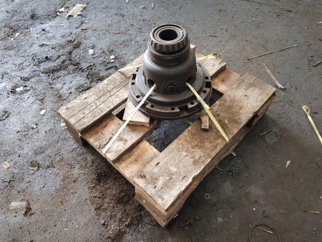 Fiat 1180, 160-90, 180-90, 140-90 Rear Axle Differential Assy 5106055, 5106043 - Eixo traseiro: foto 1 Fiat 1180, 160-90, 180-90, 140-90 Rear Axle Differential Assy 5106055, 5106043 - Eixo traseiro: foto 1