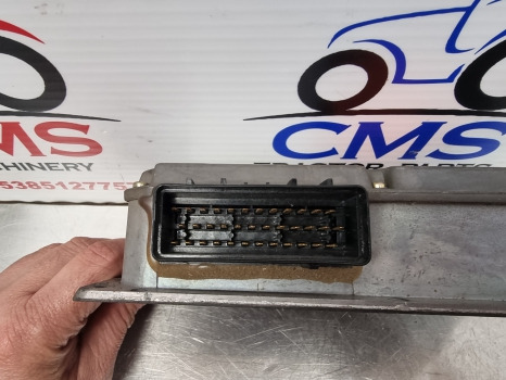 Fiat, New Holland 60, M Series Ecu Control Panel 82008154, 82010884, 82013284 - Centralina electrónica: foto 5 Fiat, New Holland 60, M Series Ecu Control Panel 82008154, 82010884, 82013284 - Centralina electrónica: foto 5