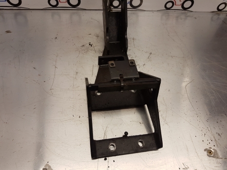Ford 10 , 30 And Tw Series Brake Pedal Bracket For Super Q E9nn2k113ab - Pedal para Trator: foto 2 Ford 10 , 30 And Tw Series Brake Pedal Bracket For Super Q E9nn2k113ab - Pedal para Trator: foto 2