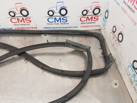 Ford 10, 30, Tw, 1000 Series, Super Q, Q Cab Door Seal Rhs D8nn9420530ac - Porta e peças: foto 3 Ford 10, 30, Tw, 1000 Series, Super Q, Q Cab Door Seal Rhs D8nn9420530ac - Porta e peças: foto 3