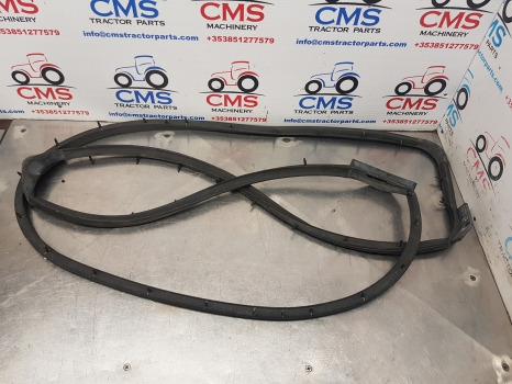 Ford 10, 30, Tw, 1000 Series, Super Q, Q Cab Door Seal Rhs D8nn9420530ac - Porta e peças: foto 2 Ford 10, 30, Tw, 1000 Series, Super Q, Q Cab Door Seal Rhs D8nn9420530ac - Porta e peças: foto 2