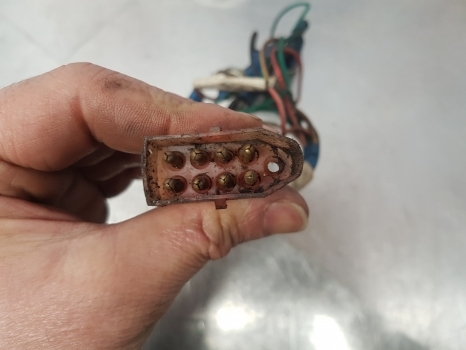 Ford 10, 6610, 5610, 4610 Series Ap Cab Wirring Loom D9nn14a104aa - Cables/ Wire harness para Trator: foto 4 Ford 10, 6610, 5610, 4610 Series Ap Cab Wirring Loom D9nn14a104aa - Cables/ Wire harness para Trator: foto 4