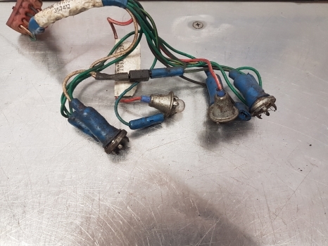Ford 10, 6610, 5610, 4610 Series Ap Cab Wirring Loom D9nn14a104aa - Cables/ Wire harness para Trator: foto 5 Ford 10, 6610, 5610, 4610 Series Ap Cab Wirring Loom D9nn14a104aa - Cables/ Wire harness para Trator: foto 5