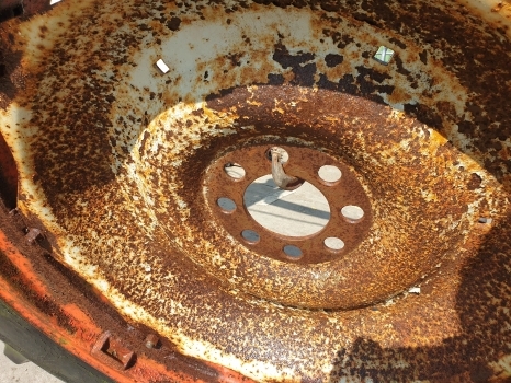 Ford 13.6 R38 Wheel - Roda completa para Trator: foto 2 Ford 13.6 R38 Wheel - Roda completa para Trator: foto 2