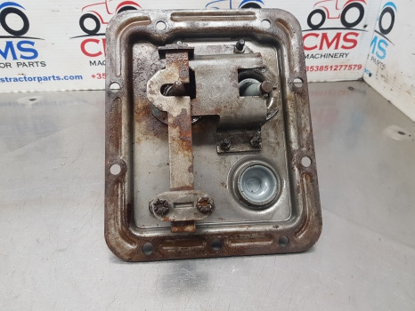 Ford 4000, 2000, 3000, 4100, Transmission Control Cover Assy 81814737 - Transmissão: foto 4 Ford 4000, 2000, 3000, 4100, Transmission Control Cover Assy 81814737 - Transmissão: foto 4