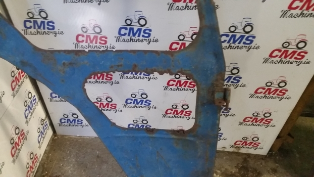 Ford 4000, 4600, 5600 2 Cab Door Right 81834249 - Porta e peças para Trator: foto 3 Ford 4000, 4600, 5600 2 Cab Door Right 81834249 - Porta e peças para Trator: foto 3