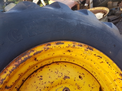 Ford 4550 Rear Wheel Rim And Tyre 18.4-26, 5% Grip, 6 Inches Centre Hole - Roda completa para Trator: foto 4 Ford 4550 Rear Wheel Rim And Tyre 18.4-26, 5% Grip, 6 Inches Centre Hole - Roda completa para Trator: foto 4