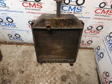 Ford 550, 655, 655a, 555a Radiator E0nn8005ea15l, 83925456 - Radiador para Retroescavadeira: foto 1 Ford 550, 655, 655a, 555a Radiator E0nn8005ea15l, 83925456 - Radiador para Retroescavadeira: foto 1