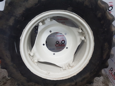 Ford 5640 , 6640 , 7740, 7840 , 8240 , 8340 28 Inch 5 Stud Wheel E5nn1050ka12g - Roda completa para Trator: foto 3 Ford 5640 , 6640 , 7740, 7840 , 8240 , 8340 28 Inch 5 Stud Wheel E5nn1050ka12g - Roda completa para Trator: foto 3