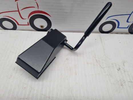 Ford 6610, 7410, 5610, Tw Q Cab Rear Window Latch Lh 83909519, D6nn94408n01a - Porta e peças: foto 5 Ford 6610, 7410, 5610, Tw Q Cab Rear Window Latch Lh 83909519, D6nn94408n01a - Porta e peças: foto 5