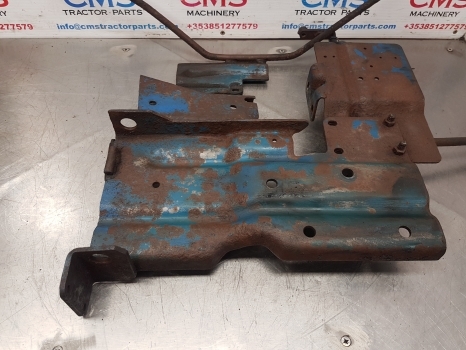Ford 6610, 7710, Battery Support And Pannel Support E4nn16b814cb, E5nn10769aa - Bateria automotiva para Trator: foto 2 Ford 6610, 7710, Battery Support And Pannel Support E4nn16b814cb, E5nn10769aa - Bateria automotiva para Trator: foto 2