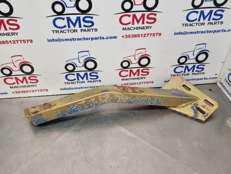 Ford 7610, 7710, 7810, 8830, 8730 Foot Step Lhs Bracket Only E4nn9420041ab - Estribo: foto 1 Ford 7610, 7710, 7810, 8830, 8730 Foot Step Lhs Bracket Only E4nn9420041ab - Estribo: foto 1