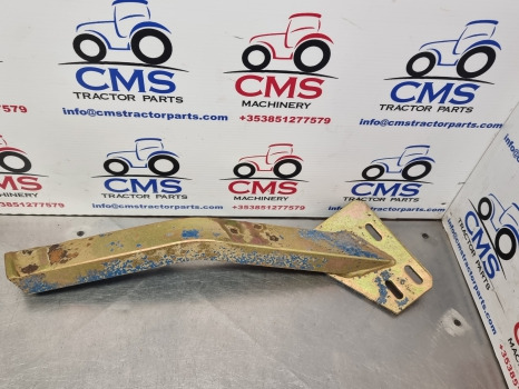 Ford 7610, 7710, 7810, 8830, 8730 Foot Step Lhs Bracket Only E4nn9420041ab - Estribo: foto 2 Ford 7610, 7710, 7810, 8830, 8730 Foot Step Lhs Bracket Only E4nn9420041ab - Estribo: foto 2