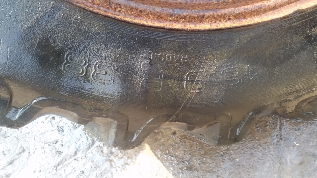 Ford Rear Wheel And Tyre 16.9-38. Please Check By The Photos. - Roda completa para Trator: foto 3 Ford Rear Wheel And Tyre 16.9-38. Please Check By The Photos. - Roda completa para Trator: foto 3