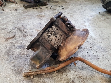 Jcb 531-70 536-70, 536-60, 541-70 Transmission Housing 589/10590, 589/10592 - Caixas de velocidade e peças para Empilhador telescópico: foto 4 Jcb 531-70 536-70, 536-60, 541-70 Transmission Housing 589/10590, 589/10592 - Caixas de velocidade e peças para Empilhador telescópico: foto 4