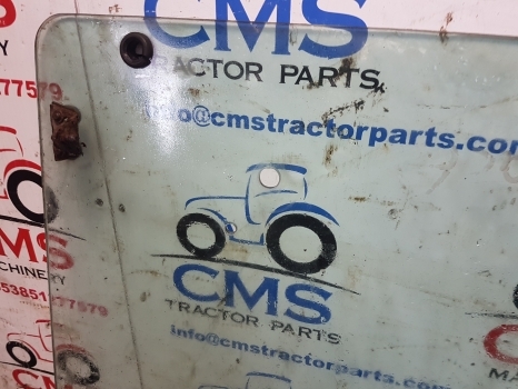 Jcb Fastrac 155-65 Rear Windows Glass, Back Glass 155-65 - Vidro e peças para Trator: foto 5 Jcb Fastrac 155-65 Rear Windows Glass, Back Glass 155-65 - Vidro e peças para Trator: foto 5