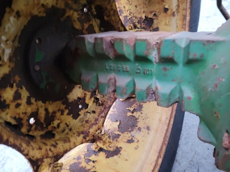 John Deere 2130 Rear Half Axle Lhs L29056, R56279, T29452, L29055, L39930 - Eixo traseiro: foto 1 John Deere 2130 Rear Half Axle Lhs L29056, R56279, T29452, L29055, L39930 - Eixo traseiro: foto 1