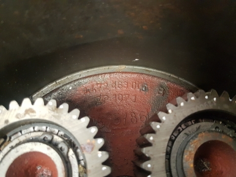 John Deere 2650 Front Axle Hub Hat Assy L60111, L60110, 4472463005, 4472363006 - Cubo de roda para Trator: foto 2 John Deere 2650 Front Axle Hub Hat Assy L60111, L60110, 4472463005, 4472363006 - Cubo de roda para Trator: foto 2