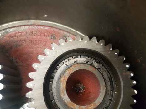 John Deere 2650 Front Axle Hub Hat Assy L60111, L60110, 4472463005, 4472363006 - Cubo de roda para Trator: foto 3 John Deere 2650 Front Axle Hub Hat Assy L60111, L60110, 4472463005, 4472363006 - Cubo de roda para Trator: foto 3