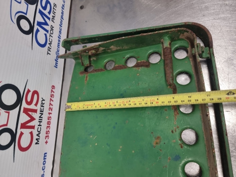 John Deere 2750, 2140, 40, 50 Series, Sg2 Battery Cover Foot Step Lhs Al58119 - Porta e peças: foto 3 John Deere 2750, 2140, 40, 50 Series, Sg2 Battery Cover Foot Step Lhs Al58119 - Porta e peças: foto 3