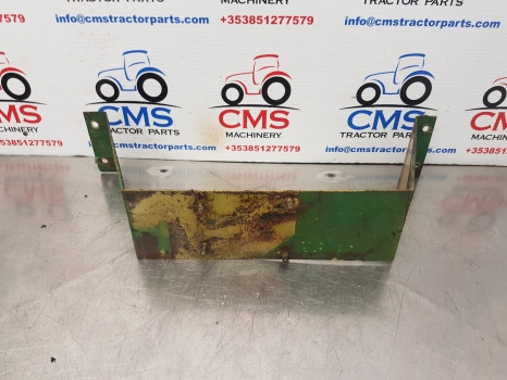 John Deere 3040, 3140, 2940, 2950, 3150, Fuel Tank Holder Al31432 - Tanque de combustível: foto 1 John Deere 3040, 3140, 2940, 2950, 3150, Fuel Tank Holder Al31432 - Tanque de combustível: foto 1