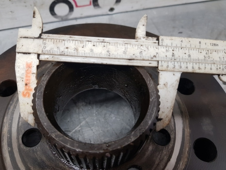 John Deere 3215, 6400, 3200 Drive Axle Annular Ring Gear L79729, 4475305069 - Eixo traseiro: foto 5 John Deere 3215, 6400, 3200 Drive Axle Annular Ring Gear L79729, 4475305069 - Eixo traseiro: foto 5