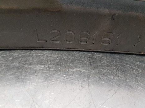 John Deere 6115m. 6m, 6r Series, Engine Air Cleaner Shroud L206151, L225013 - Sistema de admissão de ar: foto 3 John Deere 6115m. 6m, 6r Series, Engine Air Cleaner Shroud L206151, L225013 - Sistema de admissão de ar: foto 3