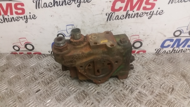 John Deere 6400 6300 Hydraulic Valve Housing. For Spare Parts. - Válvula hidráulica para Trator: foto 1 John Deere 6400 6300 Hydraulic Valve Housing. For Spare Parts. - Válvula hidráulica para Trator: foto 1