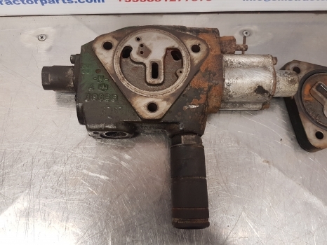 John Deere 6400 Hydraulic Spool Valve Parts Only Al75842, Al171118, 93j361 - Válvula hidráulica para Trator: foto 2 John Deere 6400 Hydraulic Spool Valve Parts Only Al75842, Al171118, 93j361 - Válvula hidráulica para Trator: foto 2