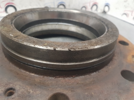 John Deere 6610 Deutz Zf Front Hub Bolt Plate L101713, 4475407037, 4475307037 - Cubo de roda para Trator: foto 5 John Deere 6610 Deutz Zf Front Hub Bolt Plate L101713, 4475407037, 4475307037 - Cubo de roda para Trator: foto 5