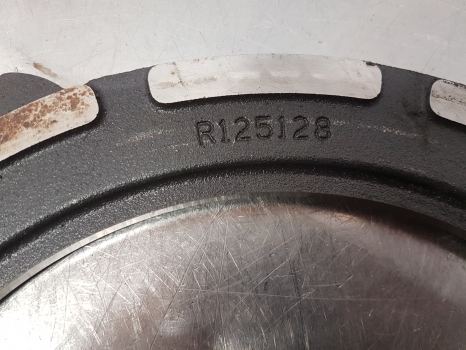 John Deere 6820, 6140j, 6155j, 7405, 7500 Rear Axle Plate R333929, R125128 - Eixo traseiro para Trator: foto 4 John Deere 6820, 6140j, 6155j, 7405, 7500 Rear Axle Plate R333929, R125128 - Eixo traseiro para Trator: foto 4