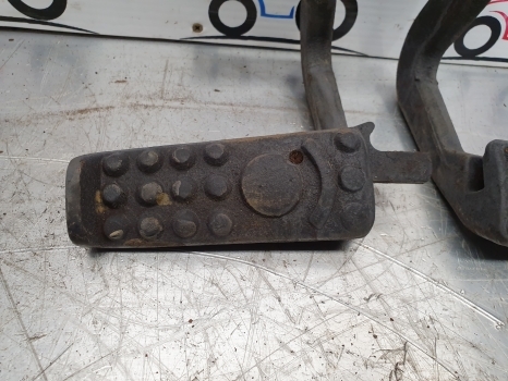 John Deere Brake Pedals For Sg2 Cab R75715, R75716, Ar102305, Ar102306 - Pedal para Trator: foto 2 John Deere Brake Pedals For Sg2 Cab R75715, R75716, Ar102305, Ar102306 - Pedal para Trator: foto 2