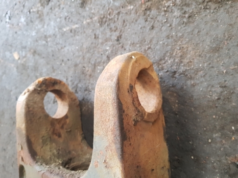 Landini Blizzard Massey Ferguson Front Axle Ng200cd Beam 3426701m95, 3426704r5 - Eixo e peças para Trator: foto 3 Landini Blizzard Massey Ferguson Front Axle Ng200cd Beam 3426701m95, 3426704r5 - Eixo e peças para Trator: foto 3