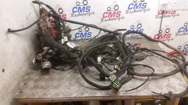 Landini Mythos Tdi 115 Cab Fuse Box Wiring Loom Set - Cables/ Wire harness para Trator: foto 1 Landini Mythos Tdi 115 Cab Fuse Box Wiring Loom Set - Cables/ Wire harness para Trator: foto 1