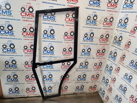 Massey Ferguson 300 Series 390 Cab Door Frame Lhs And Seal 3478235m92 - Porta e peças: foto 1 Massey Ferguson 300 Series 390 Cab Door Frame Lhs And Seal 3478235m92 - Porta e peças: foto 1