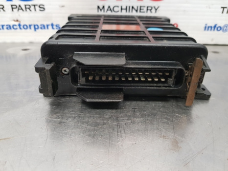 Massey Ferguson 3070, 3000, 3100 Ecu, Electronic Hitch Control Unit 0538201008 - Centralina electrónica: foto 5 Massey Ferguson 3070, 3000, 3100 Ecu, Electronic Hitch Control Unit 0538201008 - Centralina electrónica: foto 5