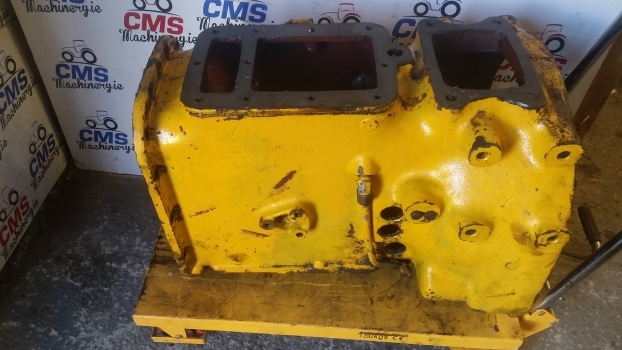 Massey Ferguson 50b Transmission Gearbox Housing 52380m2 - Caixas de velocidade e peças para Retroescavadeira: foto 1 Massey Ferguson 50b Transmission Gearbox Housing 52380m2 - Caixas de velocidade e peças para Retroescavadeira: foto 1