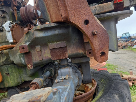 Massey Ferguson 5450 Front Axle Support Frame Bolster - Eixo dianteiro para Máquina agrícola: foto 2 Massey Ferguson 5450 Front Axle Support Frame Bolster - Eixo dianteiro para Máquina agrícola: foto 2