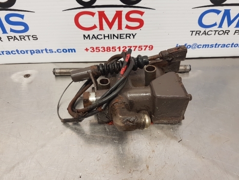 Massey Ferguson 675, 399, 372n, 375, 4225, 4255 Hydraulic Valve Assy 1679099m95 - Válvula hidráulica para Trator: foto 1 Massey Ferguson 675, 399, 372n, 375, 4225, 4255 Hydraulic Valve Assy 1679099m95 - Válvula hidráulica para Trator: foto 1