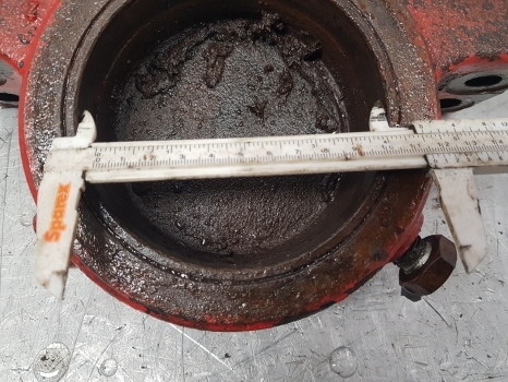 Mccormick Case Mxc, Mc Mc100 Front Axle Support Bracket Front 138532, 337257a1 - Suspensão para Trator: foto 4 Mccormick Case Mxc, Mc Mc100 Front Axle Support Bracket Front 138532, 337257a1 - Suspensão para Trator: foto 4